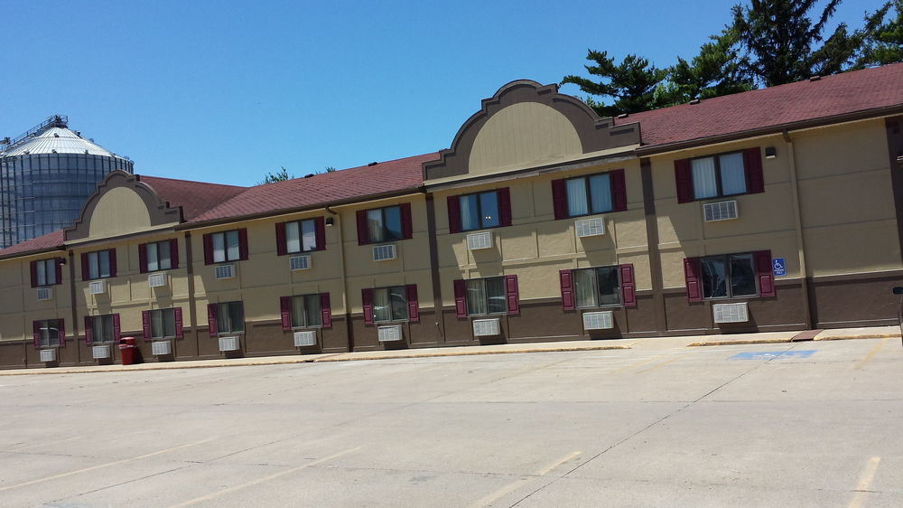 Motel Super 8 By Wyndham Pella Exterior foto